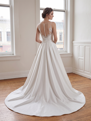 V Neck Lace Thin Strap Satin Wedding Dress Pearl Button Back Oversized Ball Gown Bridal Gown