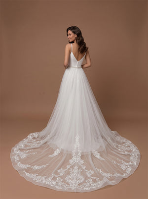 Spaghetti Strap Deep V Tulle Wedding Dress Vintage Lace Hem A Line Long Train Beaded Waist Bridal Dress