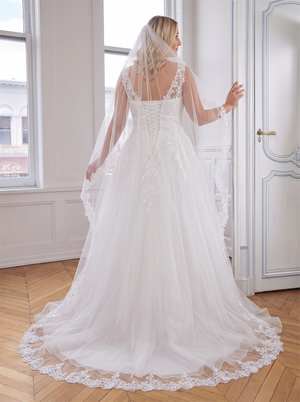Plus Size Lace Spaghetti Strap Tulle Wedding Dress With Matching Lace Veil Corset Back Ball Gown
