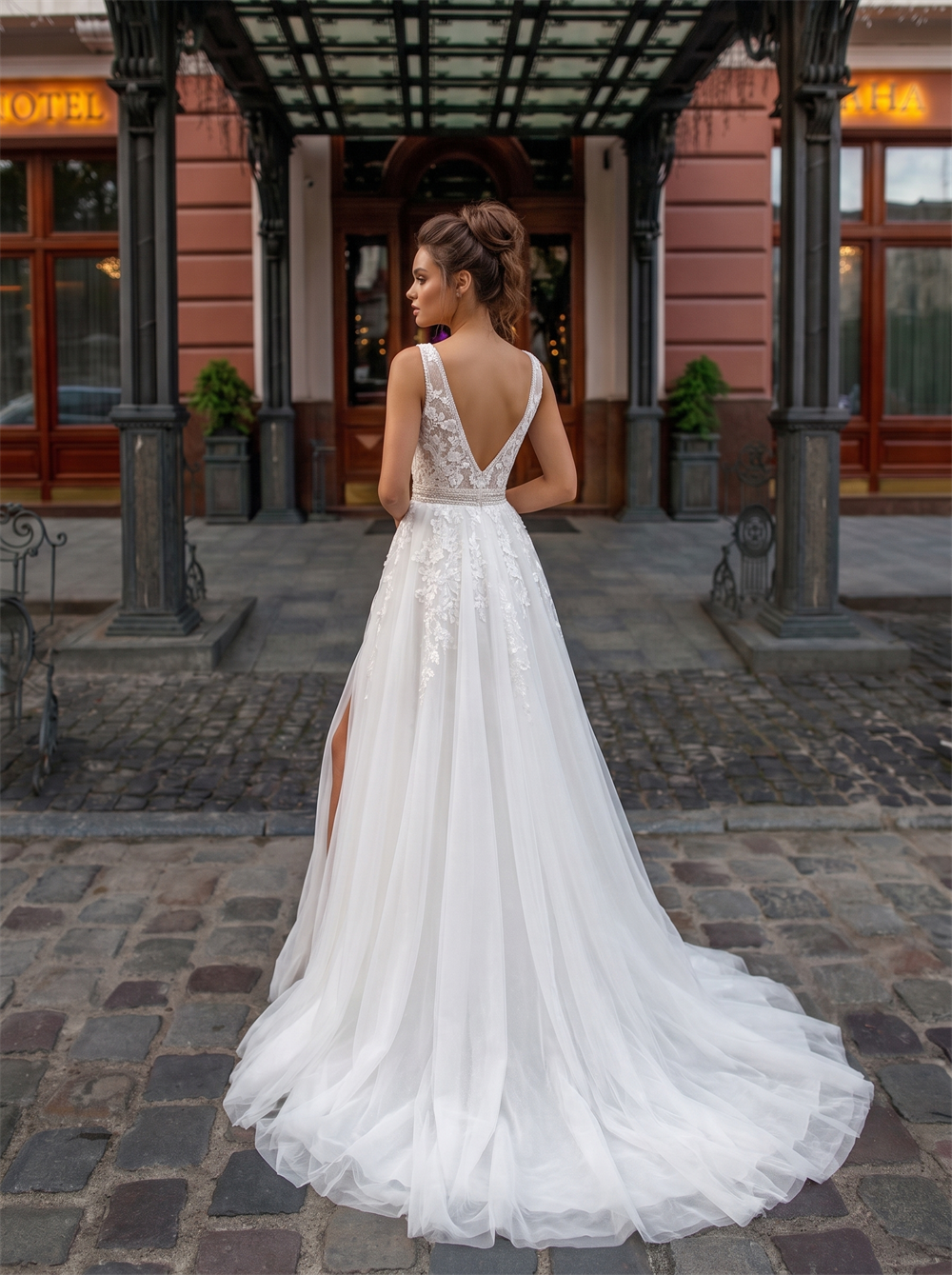 Sleeveless Deep V Lace High Slit Tulle A Line Wedding Dress V Back Hidden Side Pockets Bridal Gown