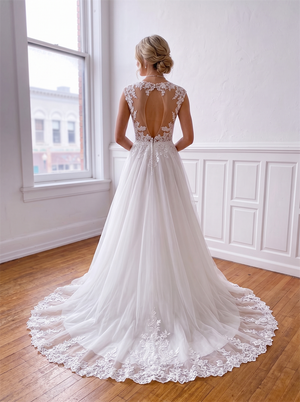 Cap Sleeve V Neck Floral Lace Tulle Wedding Dress Keyhole Illusion Back Scalloped Lace A Line Bridal Gown