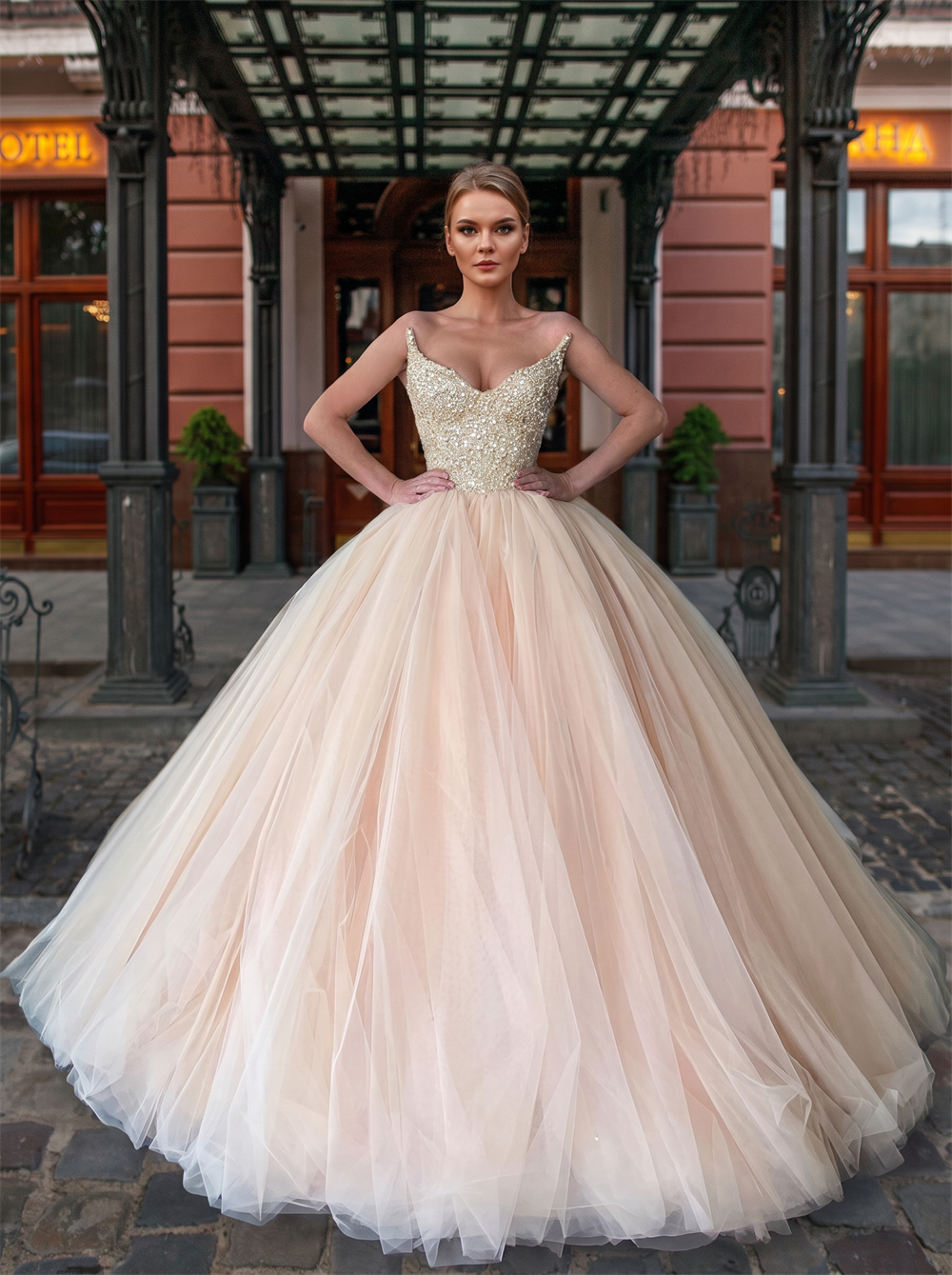 Strapless Sweetheart Sparkly Beaded Corset Blush Tulle Ball Gown Wedding Dress Lace-Up Back Luxury Bridal Gown