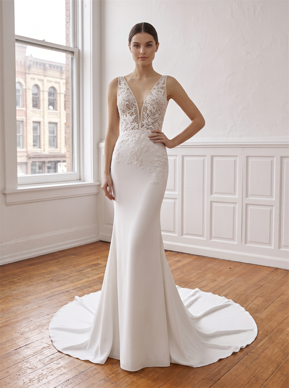 Sleeveless Plunge V Floral Lace Crepe Mermaid Wedding Dress Keyhole Illusion Back Bridal Gown(副本)