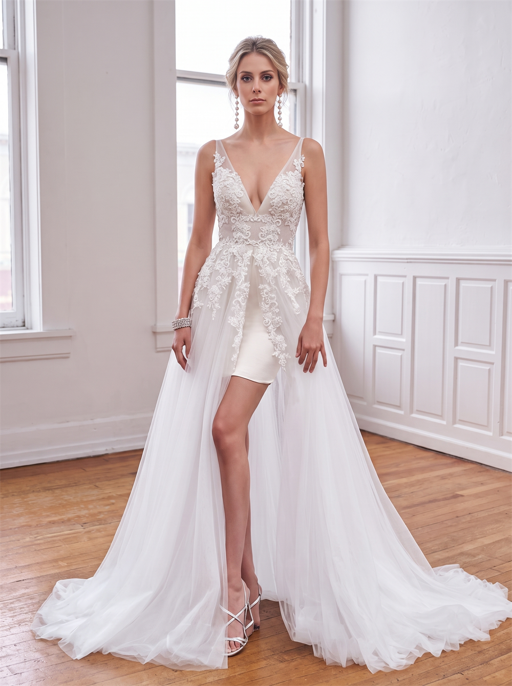 High Low Tulle Wedding Dress Spaghetti Strap Floral Lace Deep V Back Bridal Gown