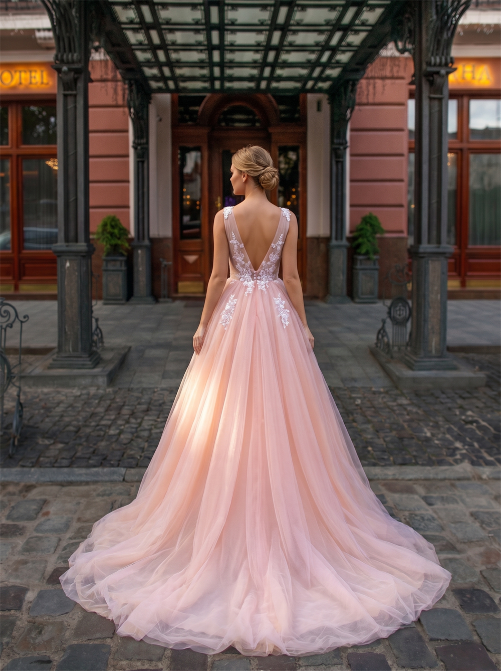Sleeveless Illusion Neck Floral Lace Blush Tulle Ball Gown Evening Dress Low V Back Prom Dress