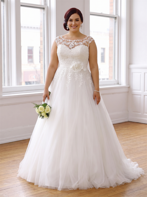 Plus Size Illusion Boat Neck Lace Tulle Ball Gown Wedding Dress Detachable Floral Waist Flower Big Satin Bow Back Curvy Bridal Gown