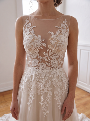 Illusion Boat Neck Floral Lace Tulle A Line Wedding Dress Champagne Lining Keyhole Cutout Back Boho Bridal Gown