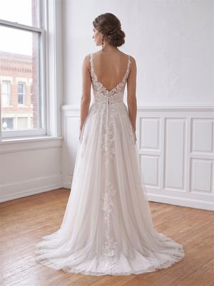 Thin Spaghetti Strap V Neck Lace Tulle A Line Wedding Dress Floral Lace Bodice Vertical Pearl Button Back Soft Boho Bridal Gown
