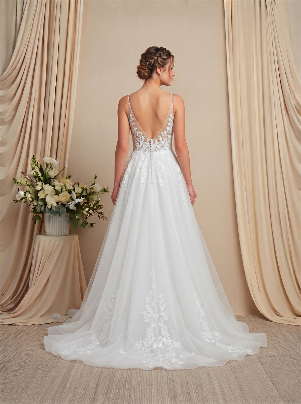Sleeveless Spaghetti Strap Lace Tulle Wedding Dress Deep V Back Floral Applique A Line Formal Bridal Dress