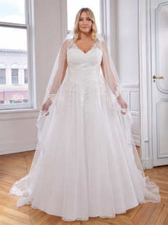 Plus Size Lace Spaghetti Strap Tulle Wedding Dress With Matching Lace Veil Corset Back Ball Gown