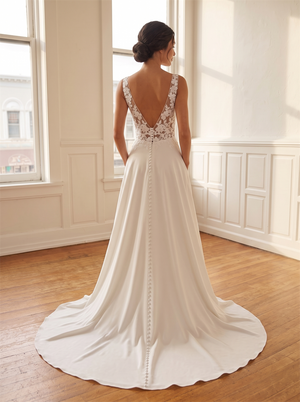V Neck Lace Spaghetti Strap Satin A Line Wedding Dress Functional Side Pockets Vertical Button Back Classic Bridal Gown