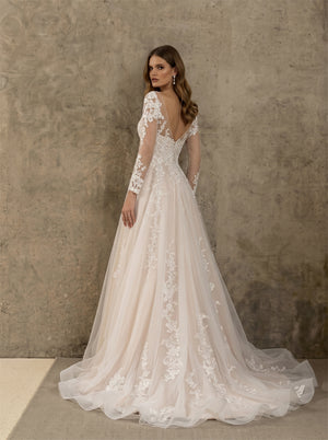 Long Sleeve Lace Champagne Tulle Wedding Dress V Neck Deep V Back Floral Applique A Line Formal Bridal Dress