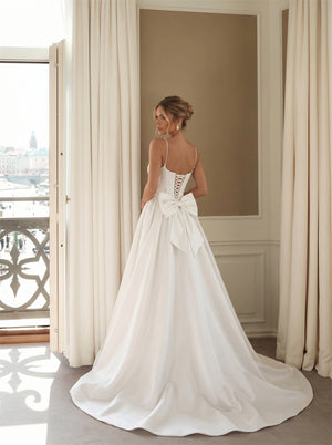 Wedding Dress Multi-Layer Pearl Cowl Neck Thin Spaghetti Strap Corset Back Large Bow White Satin Floor Length Sweep Train Bridal Gown