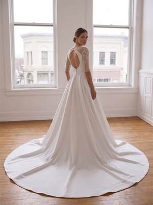 Boat Neck 3/4 Mesh Sleeve Satin Ball Gown Wedding Dress Keyhole Vertical Pearl Button Back Bridal Gown