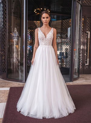 Spaghetti Strap Deep V Lace Tulle Wedding Dress Low Open Back A Line Floor Length Bridal Dress
