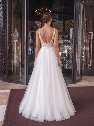 Spaghetti Strap Deep V Lace Tulle Wedding Dress Low Open Back A Line Floor Length Bridal Dress