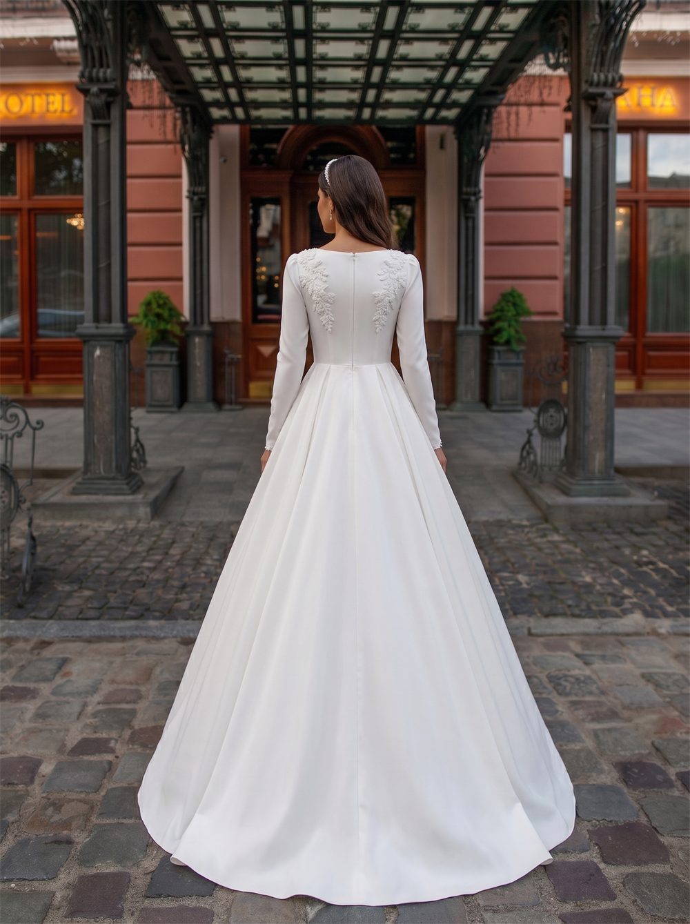 High Neck Long Sleeve Matte Satin Ball Gown Wedding Dress Shoulder Floral Lace Appliques Bridal Gown
