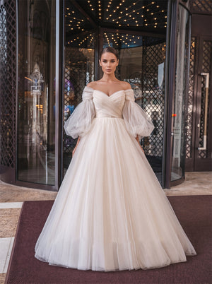 Off Shoulder Puff Sleeve Twist Ruched Pearl Button Tulle Ball Gowns Wedding Dress Bridal Dress