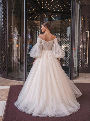 Off Shoulder Puff Sleeve Twist Ruched Pearl Button Tulle Ball Gowns Wedding Dress Bridal Dress