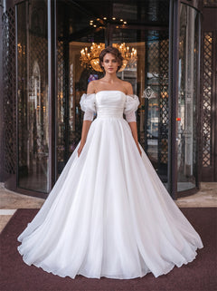 Strapless Puff Sleeve Beaded Sash Pearl Button Organza Ball Gowns Wedding Dress Bridal Dress