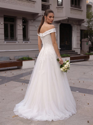 Off Shoulder Plus Size Floral Lace Tulle Wedding Dress Pearl Button Back A Line Sweep Train Bridal Dress