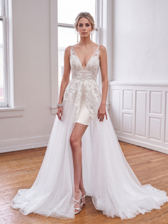 High Low Tulle Wedding Dress Spaghetti Strap Floral Lace Deep V Back Bridal Gown