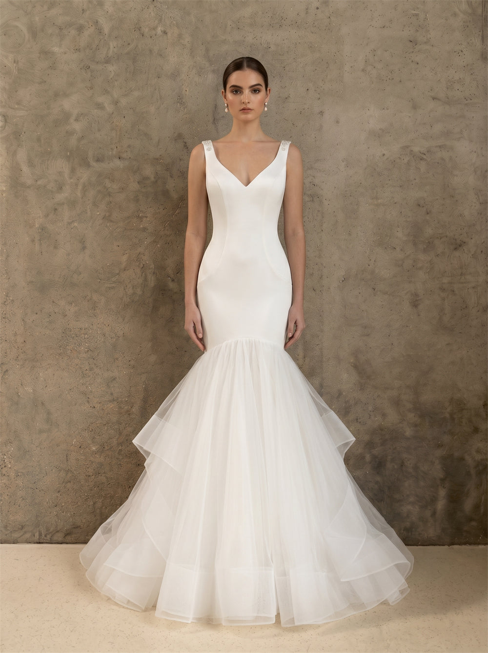 V Neck Rhinestone Spaghetti Strap Pearl Button Layered Tulle Mermaid Wedding Dress Bridal Dress