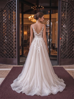 Sheer Illusion Neck Sleeveless Glitter Tulle Wedding Dress Floral Lace Deep V Back A Line Sweep Train Bridal Dress