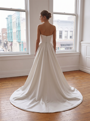 Two Piece Sweetheart Crop Top Satin Wedding Dress Strapless Cutout Waist High Low Skirt Vertical Ball Gown Bridal Gown