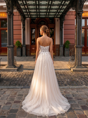 Strapless Sweetheart Leaf Floral Lace Champagne Tulle A Line Wedding Dress Romantic Bridal Gown