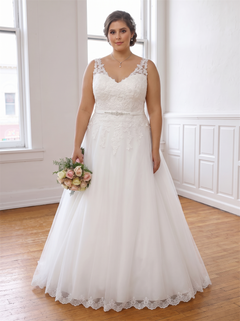 Plus Size V Neck Lace Strap Tulle Wedding Dress Sheer Floral Lace Back Curvy Bridal Gown