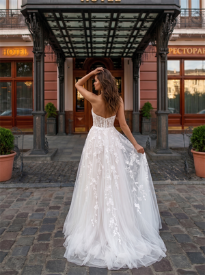 Strapless Leaf Lace White Tulle Wedding Dress Lace-Up V Corset Back A Line Gown