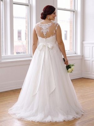 Plus Size Illusion Boat Neck Lace Tulle Ball Gown Wedding Dress Detachable Floral Waist Flower Big Satin Bow Back Curvy Bridal Gown