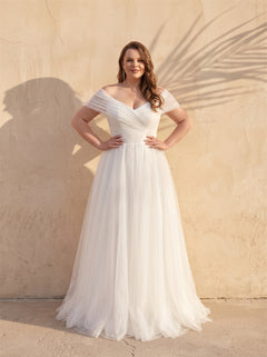 Curvy Plus Size Off-The-Shoulder Tulle Wedding Dress V Neck Ruched Bodice Long Sleeve A Line Formal Bridal Dress
