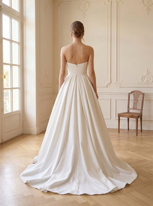 Strapless Sweetheart Satin Wedding Dress Ruched Waist Full Pleated A Line Classic Formal Bridal Dress