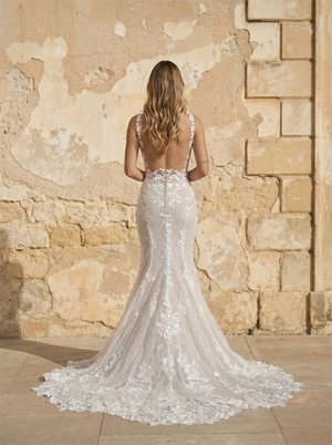V-Neck Spaghetti Strap Floral Lace Mermaid Wedding Dress With Long Train